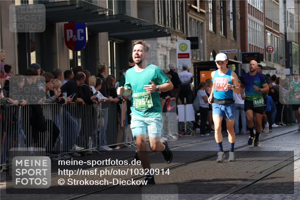 13.09.2026 - 21. swb-Marathon Bremen Strokosch-Dieckow http://msf.ph/oto/10320914 13.09.2026 13:18:00 Ziel 1146, 1419, 1872, 2055, 2260, 2671, 3241, 3458, 3514, 3634, 4131, 5292, 5307, 5460, 5695, 6152, 6293, 6294, 6818, 7491, 7954, 8094, 8943, 8944, 9134, 9609, 10065, 13150, 771, 948, 1297, 1631, 1797, 2001, 2125, 2634, 2812, 3051, 3192, 4286, 4374, 4498, 4499, 4620, 4733, 5530, 5817, 5935, 5948, 6290, 6448, 8805, 8869, 9505, 9595, 9596, 9837, 13041, 13107 meine-sportfotos.de