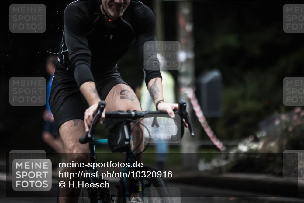 13.09.2026 - Stadtparktriathlon H.Heesch http://msf.ph/oto/10320916 13.09.2026 13:05:43 Radfahren 1198, 1265, 1276, 1377, 1407, 1420 meine-sportfotos.de
