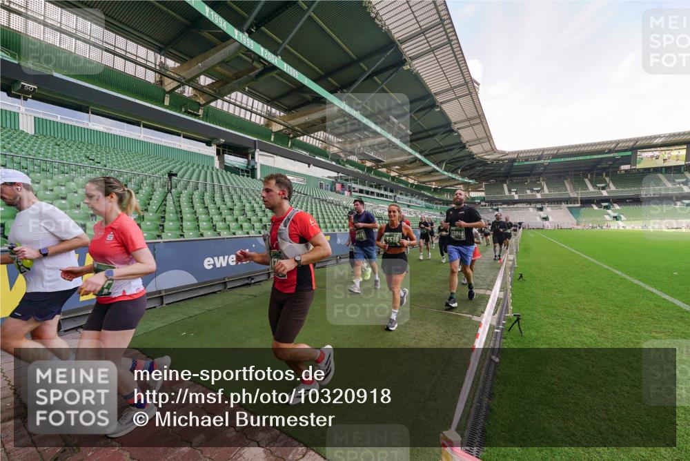 13.09.2026 - 21. swb-Marathon Bremen Michael Burmester http://msf.ph/oto/10320918 13.09.2026 13:20:43 Laufen im Stadion 333, 423, 464, 512, 620, 704, 782, 938, 1066, 1129, 1156, 1158, 1177, 1316, 1409, 1439, 1446, 1676, 1697, 1756, 1808, 1815, 1846, 1916, 2010, 2028, 2064, 2139, 2201, 2240, 2258, 2278, 2315, 2349, 2394, 2395, 2414, 2417, 2437, 2501, 2519, 2533, 2551, 2588, 2626, 2689, 2694, 2695, 2702, 2703, 2722, 2736, 2756, 2793, 2828, 2886, 2954, 3004, 3010, 3017, 3018, 3035, 3036, 3037, 3059, 3070, 3074, 3102, 3116, 3139, 3144, 3243, 3263, 3264, 3310, 3315 meine-sportfotos.de