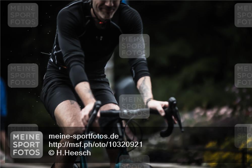 13.09.2026 - Stadtparktriathlon H.Heesch http://msf.ph/oto/10320921 13.09.2026 13:05:43 Radfahren 1198, 1265, 1276, 1377, 1407, 1420 meine-sportfotos.de