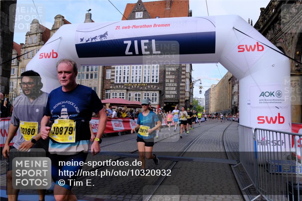 13.09.2026 - 21. swb-Marathon Bremen Tim E. http://msf.ph/oto/10320932 13.09.2026 10:58:49 Ziel 10878, 10879, 11004, 11030, 11152, 11189, 11384, 11403, 11455, 11686, 11750, 11953, 11955, 12092, 12180, 12237, 12320, 12499, 12505, 12518 meine-sportfotos.de
