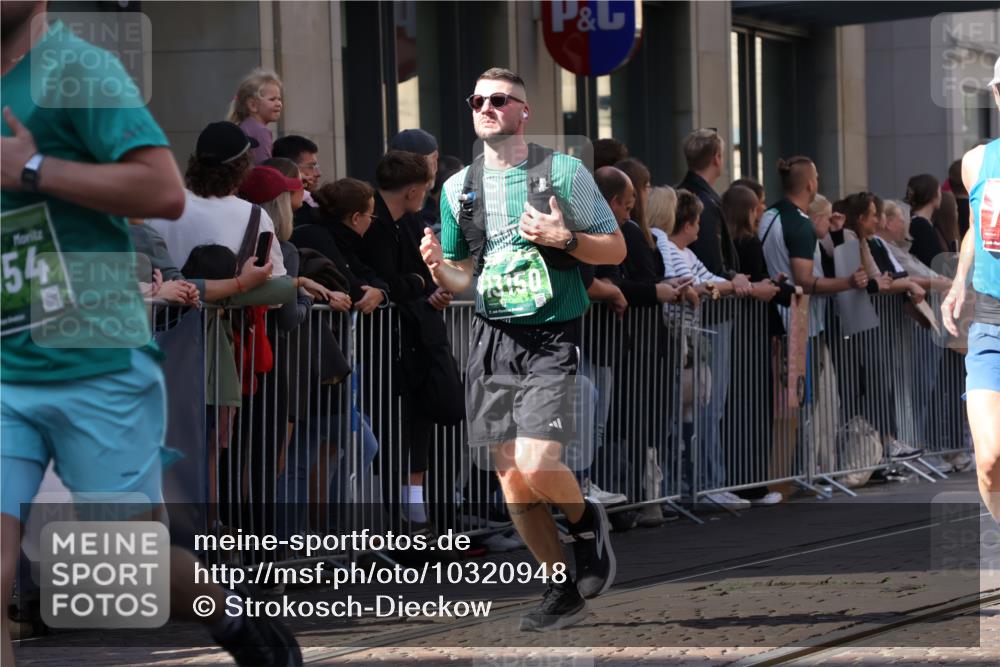 13.09.2026 - 21. swb-Marathon Bremen Strokosch-Dieckow http://msf.ph/oto/10320948 13.09.2026 13:18:01 Ziel 1146, 1419, 1872, 2055, 2260, 2671, 3241, 3458, 3514, 3634, 4131, 5292, 5307, 5460, 5695, 6152, 6293, 6294, 6818, 7491, 7731, 7954, 8094, 8404, 8872, 8943, 8944, 9019, 9134, 9609, 10065, 13150, 948, 1631, 1797, 2001, 2125, 2634, 2812, 3051, 3192, 3514, 4131, 4286, 4374, 4498, 4499, 4620, 4733, 5530, 5817, 5935, 5948, 6290, 6448, 8805, 8869, 9505, 9595, 9596, 9837, 13041, 13107 meine-sportfotos.de