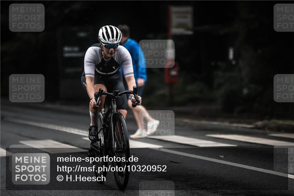 13.09.2026 - Stadtparktriathlon H.Heesch http://msf.ph/oto/10320952 13.09.2026 13:05:47 Radfahren 1265, 1340, 1407, 1420 meine-sportfotos.de
