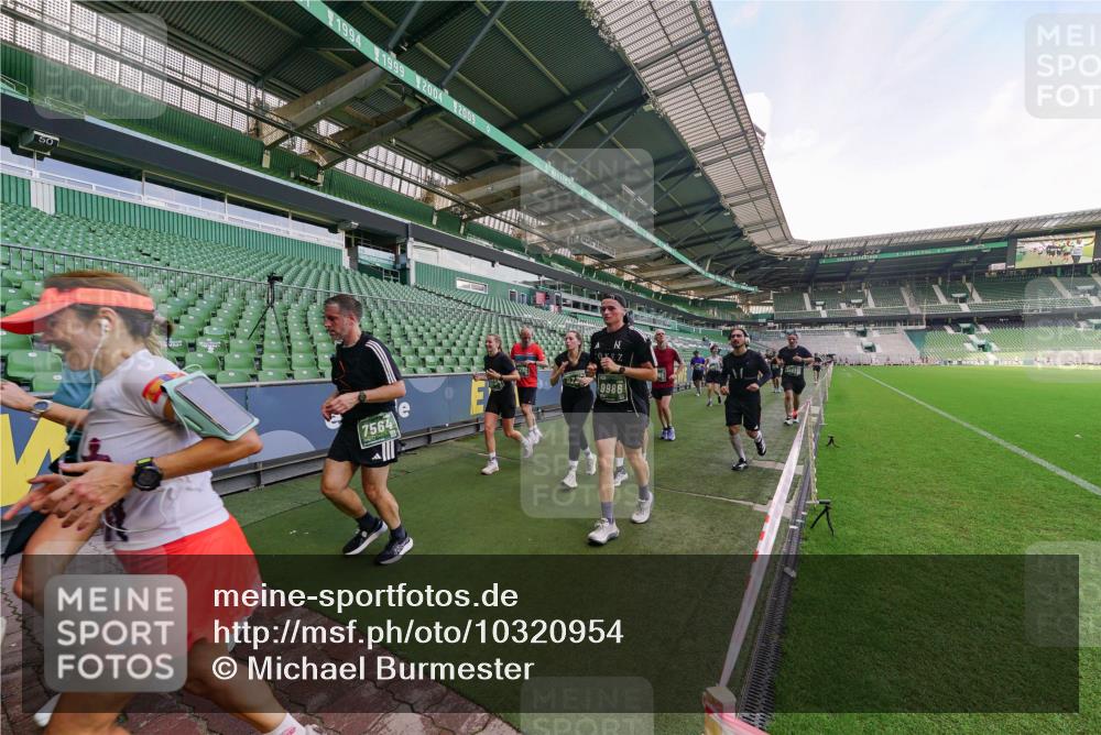 13.09.2026 - 21. swb-Marathon Bremen Michael Burmester http://msf.ph/oto/10320954 13.09.2026 13:20:46 Laufen im Stadion 333, 423, 441, 464, 512, 601, 620, 704, 782, 938, 1066, 1094, 1129, 1156, 1158, 1177, 1316, 1409, 1439, 1446, 1518, 1676, 1697, 1756, 1808, 1815, 1846, 1916, 2010, 2028, 2064, 2139, 2201, 2240, 2258, 2278, 2315, 2349, 2394, 2395, 2414, 2417, 2437, 2501, 2519, 2533, 2551, 2588, 2626, 2689, 2694, 2695, 2702, 2722, 2736, 2756, 2793, 2828, 2886, 2954, 3004, 3010, 3017, 3018, 3035, 3036, 3037, 3059, 3070, 3074, 3102, 3116, 3139, 3144, 3243, 3263, 3264, 3310, 3315 meine-sportfotos.de