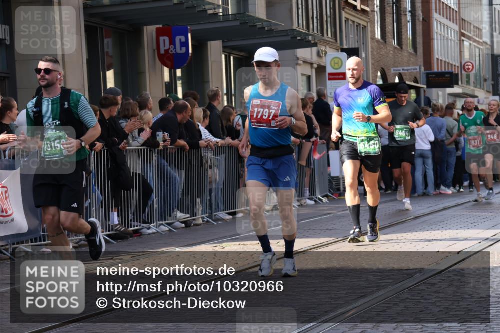 13.09.2026 - 21. swb-Marathon Bremen Strokosch-Dieckow http://msf.ph/oto/10320966 13.09.2026 13:18:02 Ziel 1146, 1419, 1872, 2055, 2260, 2671, 3241, 3458, 3634, 5292, 5307, 5460, 5695, 6152, 6293, 6294, 6818, 7491, 7731, 7954, 8094, 8404, 8872, 8943, 8944, 9019, 9134, 9275, 9609, 10065, 13150, 948, 1631, 1797, 2001, 2125, 2634, 2671, 3051, 3192, 3241, 3514, 4131, 4286, 4374, 4620, 4733, 5530, 5695, 5817, 5935, 5948, 6290, 6448, 8805, 8869, 8943, 8944, 9505, 9595, 9596, 9837, 13041, 13107 meine-sportfotos.de
