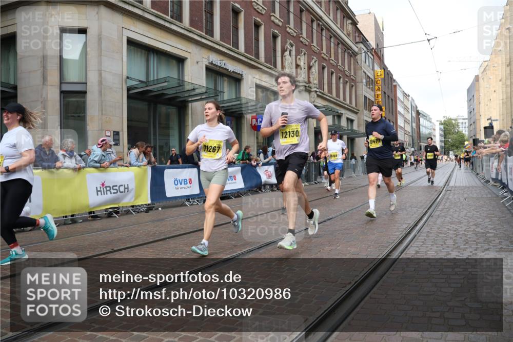13.09.2026 - 21. swb-Marathon Bremen Strokosch-Dieckow http://msf.ph/oto/10320986 13.09.2026 10:58:55 Ziel 10377, 10383, 10415, 10427, 10477, 10492, 10668, 10843, 11034, 11086, 11125, 11301, 11302, 11500, 11602, 11873, 11913, 12015, 12118, 12127, 12200, 12267, 12297, 12537, 12541, 10254, 10383, 10485, 10787, 10794, 10832, 10843, 10948, 11030, 11034, 11189, 11228, 11267, 11278, 11488, 11743, 11955, 12130, 12131, 12176, 12237, 12271, 12320, 12414, 12505 meine-sportfotos.de