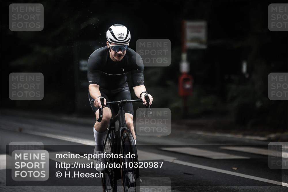 13.09.2026 - Stadtparktriathlon H.Heesch http://msf.ph/oto/10320987 13.09.2026 13:05:49 Radfahren 1340, 1407, 1420 meine-sportfotos.de