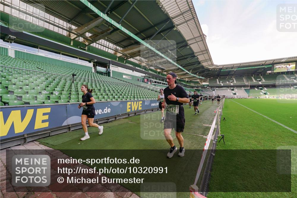 13.09.2026 - 21. swb-Marathon Bremen Michael Burmester http://msf.ph/oto/10320991 13.09.2026 13:20:49 Laufen im Stadion 333, 423, 441, 464, 601, 620, 704, 782, 938, 1066, 1094, 1129, 1156, 1158, 1177, 1316, 1409, 1439, 1446, 1518, 1676, 1697, 1756, 1808, 1815, 1846, 1916, 2010, 2028, 2064, 2139, 2201, 2258, 2278, 2315, 2349, 2394, 2395, 2414, 2417, 2437, 2501, 2519, 2533, 2551, 2588, 2626, 2694, 2695, 2702, 2722, 2736, 2756, 2793, 2828, 2886, 2954, 3004, 3010, 3017, 3018, 3035, 3036, 3037, 3059, 3070, 3074, 3102, 3116, 3139, 3144, 3243, 3263, 3264, 3310, 3315 meine-sportfotos.de