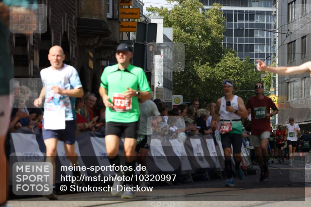 13.09.2026 - 21. swb-Marathon Bremen Strokosch-Dieckow http://msf.ph/oto/10320997 13.09.2026 13:08:45 Ziel 339, 678, 1335, 1696, 3808, 4082, 4247, 4888, 5424, 5594, 8655, 9084, 9582, 1925, 3110, 3330, 4384, 5517, 5636, 5696, 6906, 9240, 9867, 9906, 9911 meine-sportfotos.de