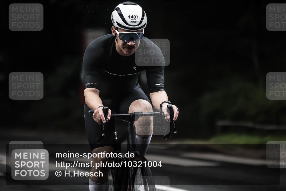 13.09.2026 - Stadtparktriathlon H.Heesch http://msf.ph/oto/10321004 13.09.2026 13:05:49 Radfahren 1340, 1407, 1420 meine-sportfotos.de