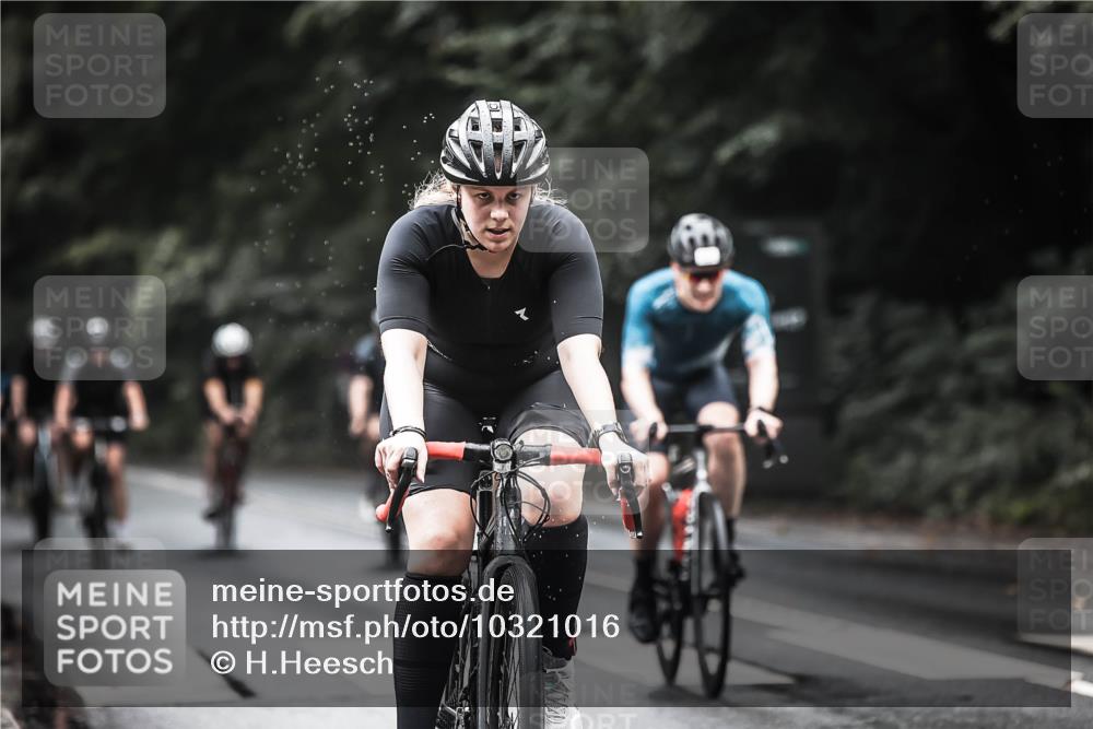 13.09.2026 - Stadtparktriathlon H.Heesch http://msf.ph/oto/10321016 13.09.2026 11:57:34 Radfahren 737, 743, 748, 757, 787, 825, 836, 884, 923, 924, 937, 962, 1036, 1060 meine-sportfotos.de