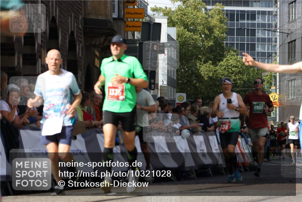 13.09.2026 - 21. swb-Marathon Bremen Strokosch-Dieckow http://msf.ph/oto/10321028 13.09.2026 13:08:45 Ziel 339, 678, 1335, 1696, 3808, 4082, 4247, 4888, 5424, 5594, 8655, 9084, 9582, 1925, 3110, 3330, 4384, 5517, 5636, 5696, 6906, 9240, 9867, 9906, 9911 meine-sportfotos.de