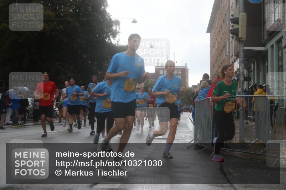 13.09.2026 - Kiel Lauf Markus Tischler http://msf.ph/oto/10321030 13.09.2026 10:53:54 Fleethörn 6605, 8158, 7483, 1264, 10774 meine-sportfotos.de