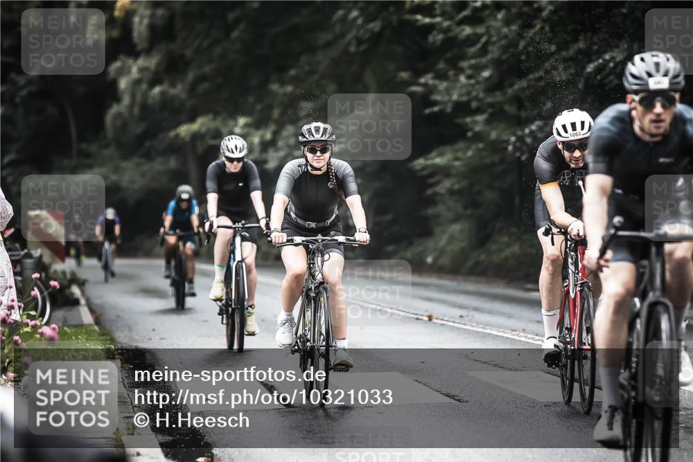 13.09.2026 - Stadtparktriathlon H.Heesch http://msf.ph/oto/10321033 13.09.2026 11:57:36 Radfahren 737, 743, 748, 757, 787, 825, 836, 923, 924, 937, 962, 964, 1060 meine-sportfotos.de