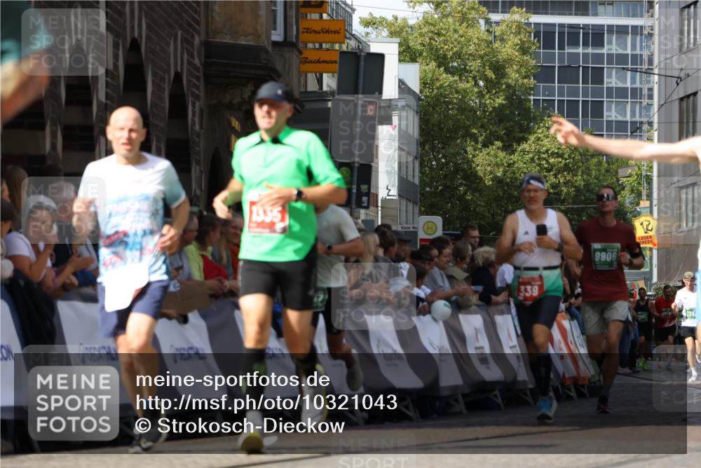 13.09.2026 - 21. swb-Marathon Bremen Strokosch-Dieckow http://msf.ph/oto/10321043 13.09.2026 13:08:45 Ziel 339, 678, 1335, 1696, 3808, 4082, 4247, 4888, 5424, 5594, 8655, 9084, 9582, 1925, 3110, 3330, 4384, 5517, 5636, 5696, 6906, 9240, 9867, 9906, 9911 meine-sportfotos.de