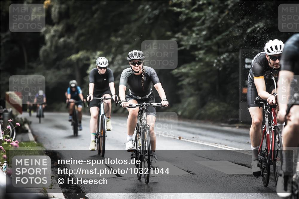 13.09.2026 - Stadtparktriathlon H.Heesch http://msf.ph/oto/10321044 13.09.2026 11:57:36 Radfahren 737, 743, 748, 757, 787, 825, 836, 923, 924, 937, 962, 964, 1060 meine-sportfotos.de