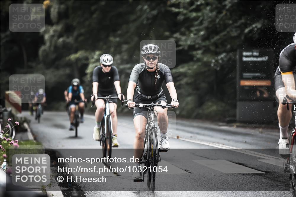 13.09.2026 - Stadtparktriathlon H.Heesch http://msf.ph/oto/10321054 13.09.2026 11:57:36 Radfahren 737, 743, 748, 757, 787, 825, 836, 923, 924, 937, 962, 964, 1060 meine-sportfotos.de