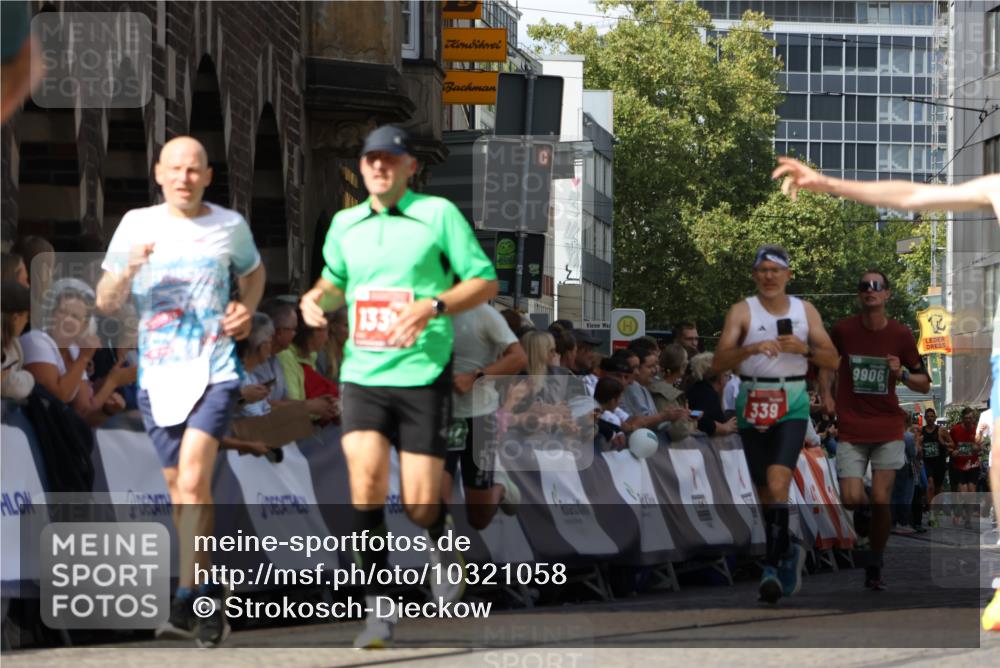 13.09.2026 - 21. swb-Marathon Bremen Strokosch-Dieckow http://msf.ph/oto/10321058 13.09.2026 13:08:45 Ziel 339, 678, 1335, 1696, 3808, 4082, 4247, 4888, 5424, 5594, 8655, 9084, 9582, 1925, 3110, 3330, 4384, 5517, 5636, 5696, 6906, 9240, 9867, 9906, 9911 meine-sportfotos.de