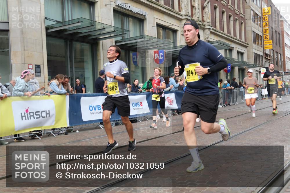 13.09.2026 - 21. swb-Marathon Bremen Strokosch-Dieckow http://msf.ph/oto/10321059 13.09.2026 10:58:56 Ziel 10377, 10415, 10427, 10477, 10492, 10668, 11086, 11125, 11301, 11302, 11500, 11602, 11873, 11913, 12015, 12118, 12127, 12200, 12267, 12297, 12537, 12541, 10254, 10383, 10477, 10485, 10787, 10794, 10832, 10843, 10948, 11030, 11034, 11189, 11228, 11267, 11278, 11488, 11602, 11743, 11955, 12127, 12130, 12131, 12176, 12237, 12271, 12414, 12505 meine-sportfotos.de