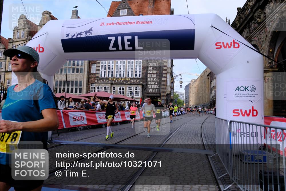 13.09.2026 - 21. swb-Marathon Bremen Tim E. http://msf.ph/oto/10321071 13.09.2026 10:58:50 Ziel 10878, 10879, 11004, 11030, 11152, 11189, 11384, 11403, 11455, 11686, 11750, 11953, 11955, 12180, 12237, 12320, 12499, 12505, 12518 meine-sportfotos.de