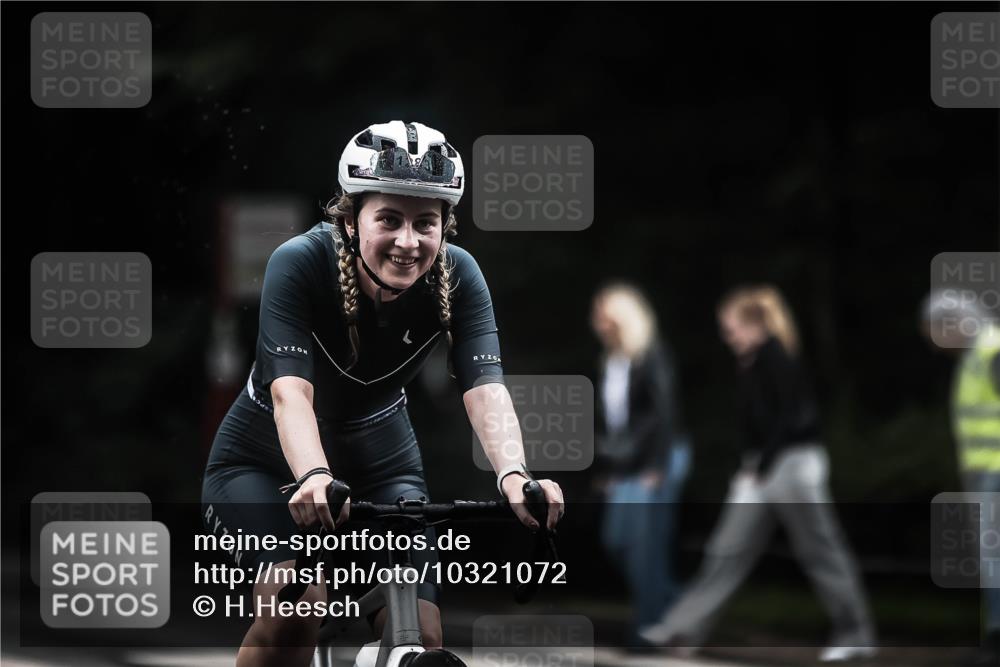 13.09.2026 - Stadtparktriathlon H.Heesch http://msf.ph/oto/10321072 13.09.2026 13:06:03 Radfahren 1283, 1295 meine-sportfotos.de