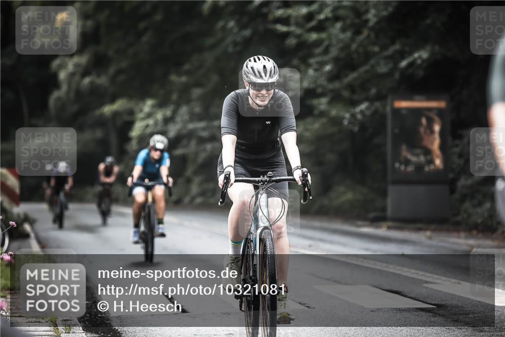 13.09.2026 - Stadtparktriathlon H.Heesch http://msf.ph/oto/10321081 13.09.2026 11:57:38 Radfahren 737, 741, 743, 748, 757, 825, 923, 937, 962, 964, 1060 meine-sportfotos.de