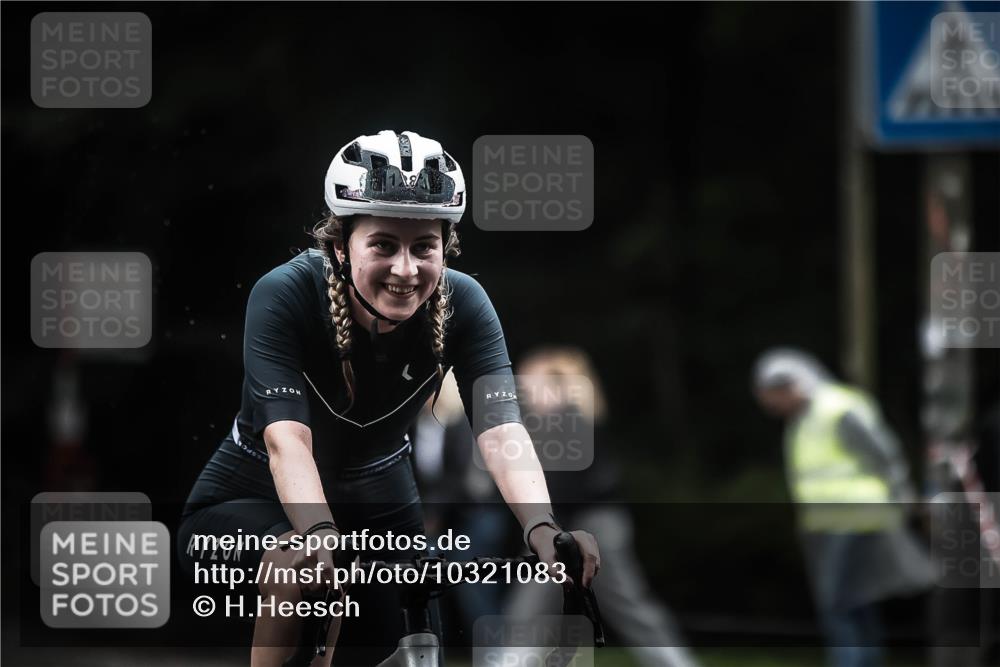 13.09.2026 - Stadtparktriathlon H.Heesch http://msf.ph/oto/10321083 13.09.2026 13:06:03 Radfahren 1283, 1295 meine-sportfotos.de
