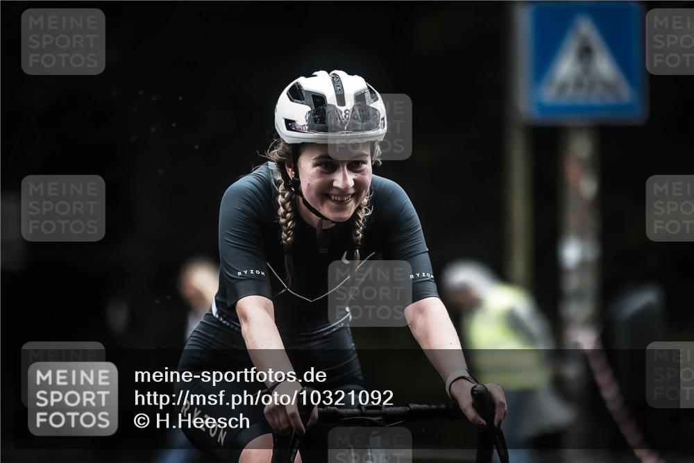 13.09.2026 - Stadtparktriathlon H.Heesch http://msf.ph/oto/10321092 13.09.2026 13:06:03 Radfahren 1283, 1295 meine-sportfotos.de