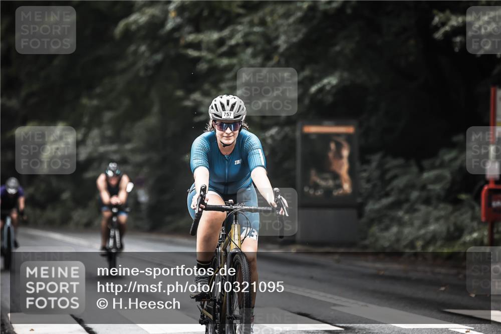 13.09.2026 - Stadtparktriathlon H.Heesch http://msf.ph/oto/10321095 13.09.2026 11:57:40 Radfahren 737, 741, 757, 825, 908, 923, 937, 962, 964, 1060 meine-sportfotos.de