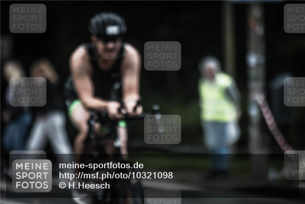 13.09.2026 - Stadtparktriathlon H.Heesch http://msf.ph/oto/10321098 13.09.2026 13:06:04 Radfahren 1283, 1295 meine-sportfotos.de