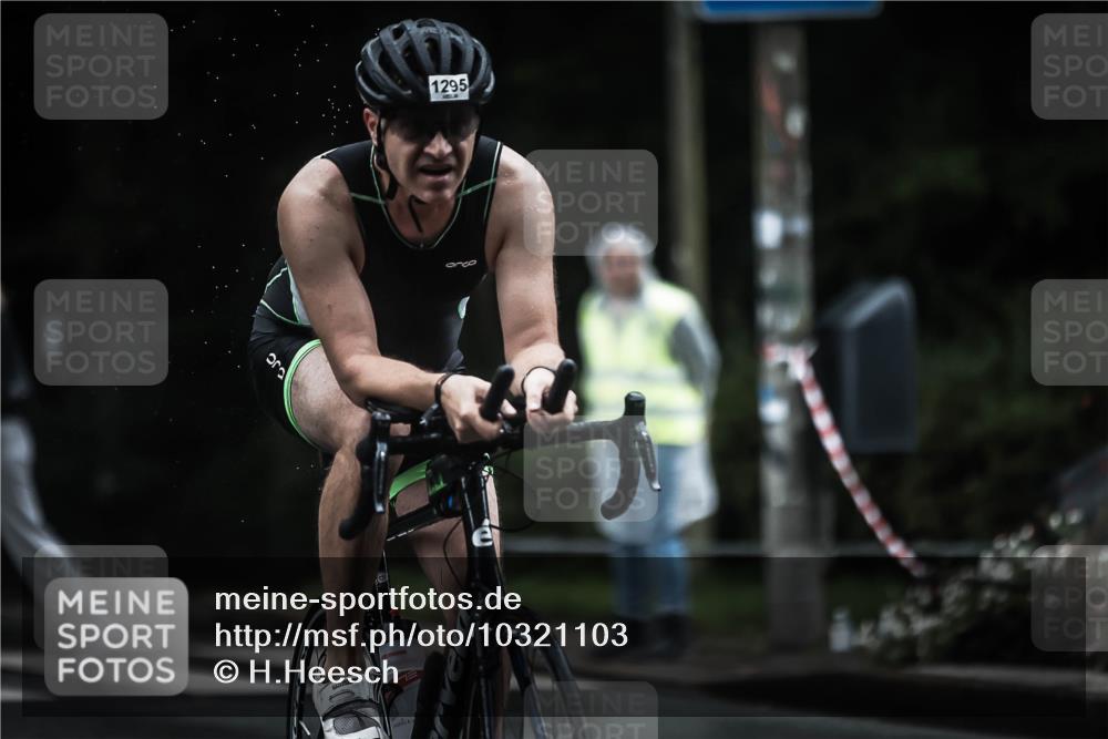 13.09.2026 - Stadtparktriathlon H.Heesch http://msf.ph/oto/10321103 13.09.2026 13:06:04 Radfahren 1283, 1295 meine-sportfotos.de