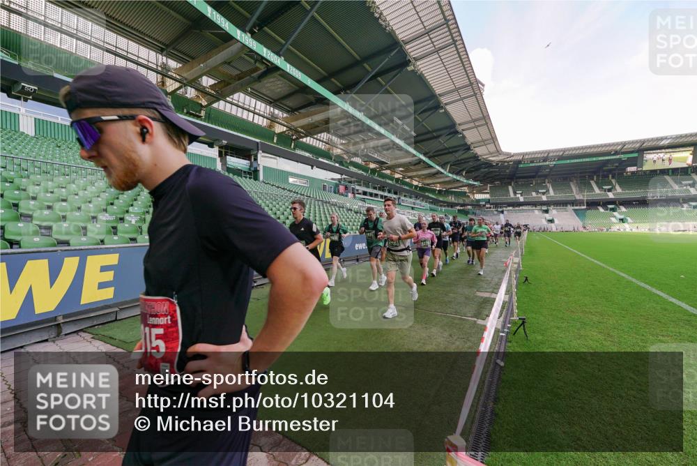 13.09.2026 - 21. swb-Marathon Bremen Michael Burmester http://msf.ph/oto/10321104 13.09.2026 13:21:04 Laufen im Stadion 258, 351, 423, 441, 464, 601, 620, 704, 782, 851, 1060, 1066, 1094, 1129, 1158, 1177, 1316, 1344, 1409, 1439, 1446, 1518, 1676, 1697, 1729, 1756, 1808, 1815, 1846, 1916, 2010, 2028, 2064, 2139, 2201, 2258, 2278, 2349, 2394, 2395, 2414, 2417, 2437, 2501, 2519, 2533, 2551, 2588, 2626, 2652, 2694, 2695, 2736, 2756, 2793, 2828, 2886, 2954, 2995, 3004, 3010, 3017, 3018, 3022, 3034, 3035, 3036, 3037, 3059, 3070, 3074, 3102, 3116, 3139, 3144, 3225, 3243, 3263, 3264, 3310, 3315 meine-sportfotos.de