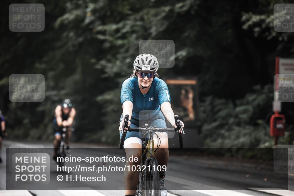 13.09.2026 - Stadtparktriathlon H.Heesch http://msf.ph/oto/10321109 13.09.2026 11:57:40 Radfahren 737, 741, 757, 825, 908, 923, 937, 962, 964, 1060 meine-sportfotos.de