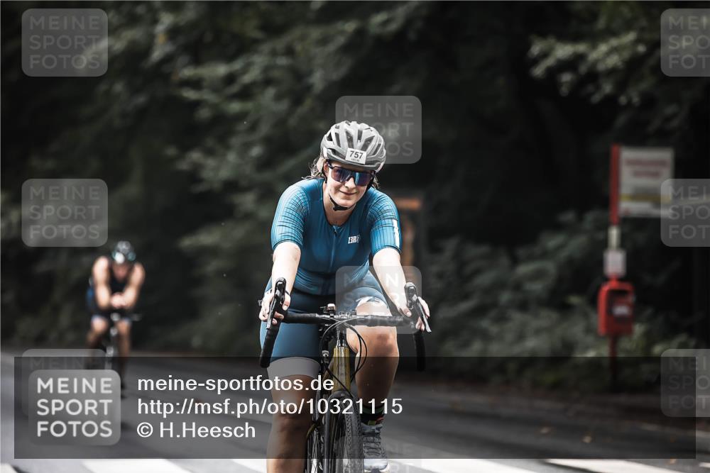 13.09.2026 - Stadtparktriathlon H.Heesch http://msf.ph/oto/10321115 13.09.2026 11:57:40 Radfahren 737, 741, 757, 825, 908, 923, 937, 962, 964, 1060 meine-sportfotos.de