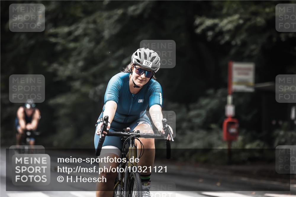 13.09.2026 - Stadtparktriathlon H.Heesch http://msf.ph/oto/10321121 13.09.2026 11:57:41 Radfahren 737, 741, 757, 825, 908, 923, 962, 964, 1060 meine-sportfotos.de