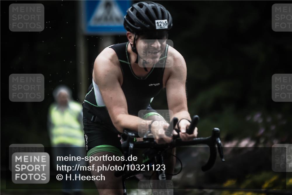 13.09.2026 - Stadtparktriathlon H.Heesch http://msf.ph/oto/10321123 13.09.2026 13:06:04 Radfahren 1283, 1295 meine-sportfotos.de