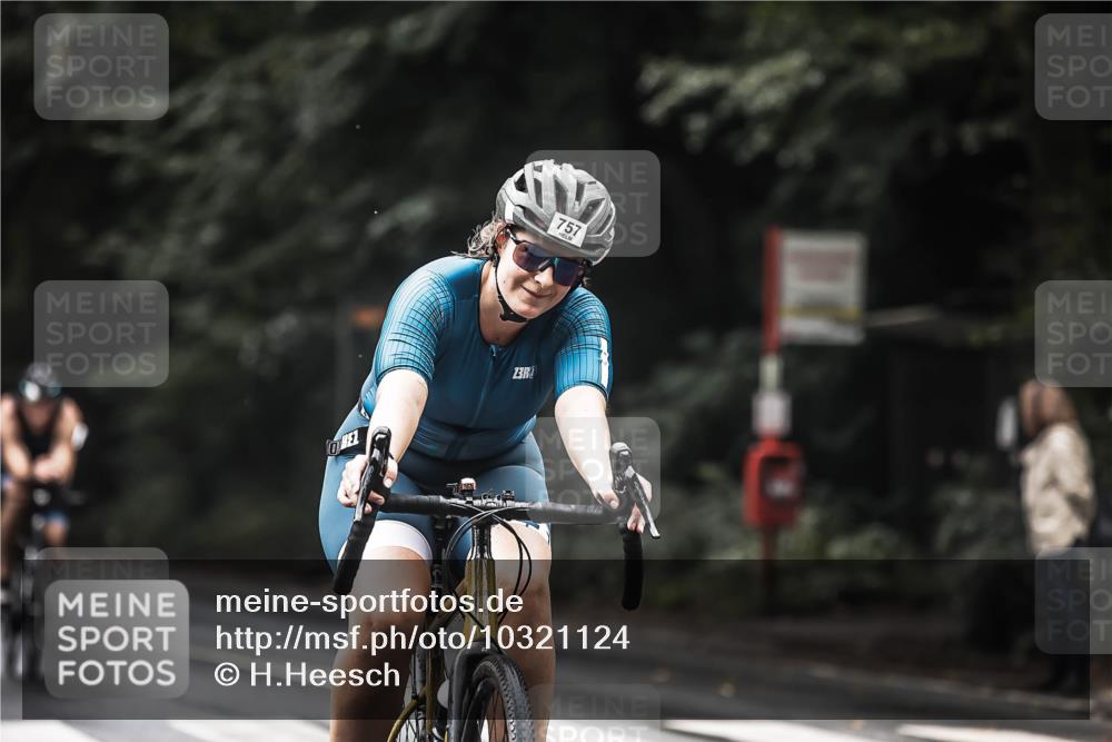 13.09.2026 - Stadtparktriathlon H.Heesch http://msf.ph/oto/10321124 13.09.2026 11:57:41 Radfahren 737, 741, 757, 825, 908, 923, 962, 964, 1060 meine-sportfotos.de