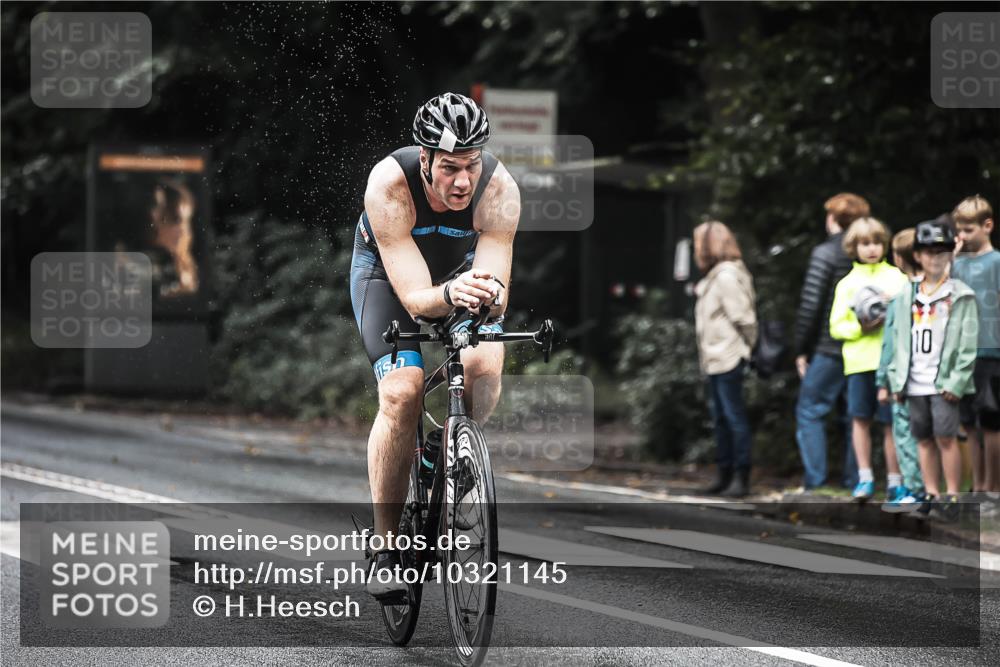 13.09.2026 - Stadtparktriathlon H.Heesch http://msf.ph/oto/10321145 13.09.2026 11:57:42 Radfahren 737, 741, 757, 825, 908, 964, 1060 meine-sportfotos.de