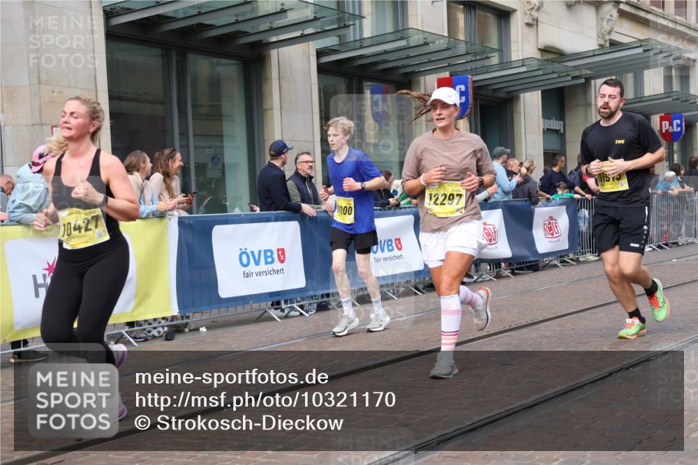 13.09.2026 - 21. swb-Marathon Bremen Strokosch-Dieckow http://msf.ph/oto/10321170 13.09.2026 10:58:58 Ziel 10377, 10415, 10427, 10492, 10668, 10922, 11086, 11125, 11301, 11302, 11500, 11873, 11913, 12118, 12200, 12267, 12297, 12537, 12541, 10254, 10383, 10427, 10477, 10485, 10787, 10794, 10832, 10843, 10948, 11030, 11034, 11228, 11267, 11278, 11488, 11602, 11743, 12015, 12127, 12130, 12131, 12176, 12271, 12414 meine-sportfotos.de