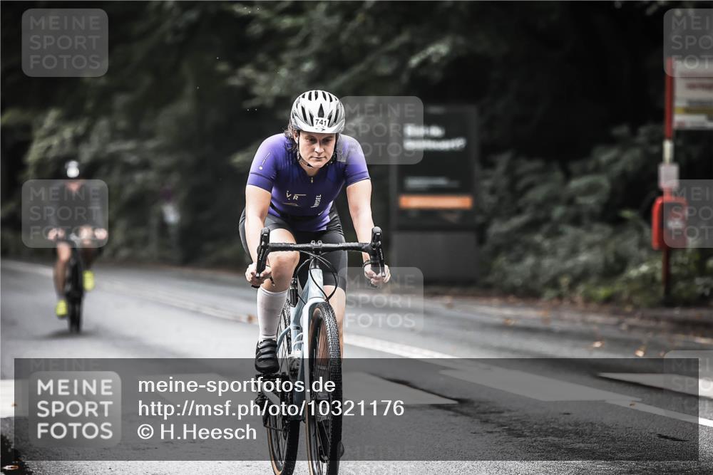 13.09.2026 - Stadtparktriathlon H.Heesch http://msf.ph/oto/10321176 13.09.2026 11:57:44 Radfahren 737, 741, 757, 908, 964 meine-sportfotos.de