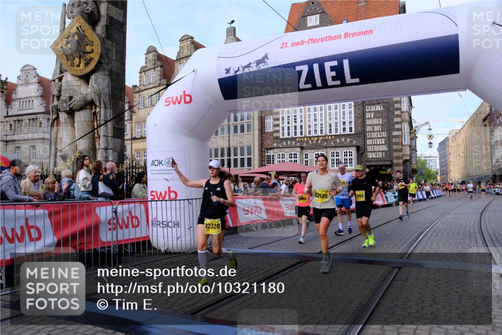 13.09.2026 - 21. swb-Marathon Bremen Tim E. http://msf.ph/oto/10321180 13.09.2026 10:58:52 Ziel 10878, 10879, 11004, 11030, 11152, 11189, 11384, 11455, 11488, 11686, 11743, 11953, 11955, 12180, 12237, 12320, 12499, 12505, 12518 meine-sportfotos.de