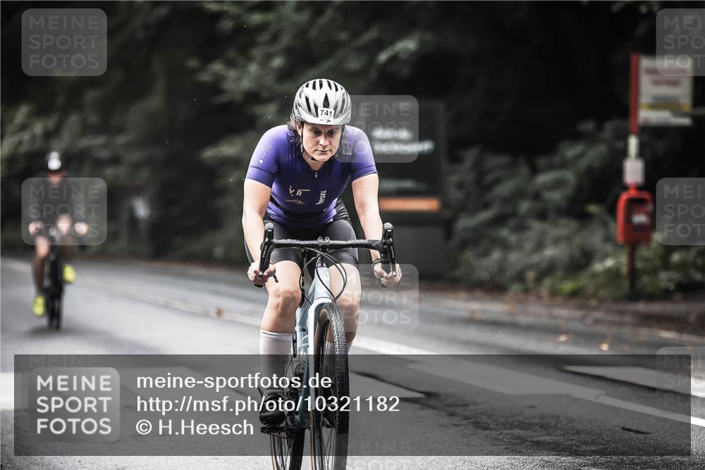 13.09.2026 - Stadtparktriathlon H.Heesch http://msf.ph/oto/10321182 13.09.2026 11:57:44 Radfahren 737, 741, 757, 908, 964 meine-sportfotos.de