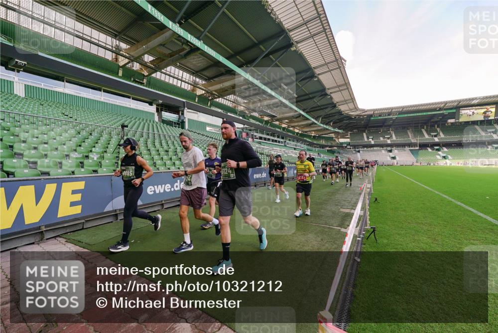 13.09.2026 - 21. swb-Marathon Bremen Michael Burmester http://msf.ph/oto/10321212 13.09.2026 13:21:13 Laufen im Stadion 128, 258, 351, 423, 441, 464, 601, 620, 704, 782, 851, 1060, 1066, 1094, 1129, 1158, 1177, 1316, 1344, 1409, 1417, 1439, 1446, 1518, 1676, 1697, 1729, 1756, 1808, 1815, 1846, 2010, 2028, 2064, 2139, 2201, 2258, 2278, 2349, 2394, 2395, 2414, 2417, 2437, 2501, 2519, 2533, 2551, 2588, 2652, 2694, 2695, 2736, 2756, 2793, 2828, 2886, 2954, 2995, 3004, 3010, 3017, 3018, 3022, 3034, 3035, 3036, 3037, 3059, 3070, 3074, 3102, 3139, 3144, 3225, 3264, 3310 meine-sportfotos.de