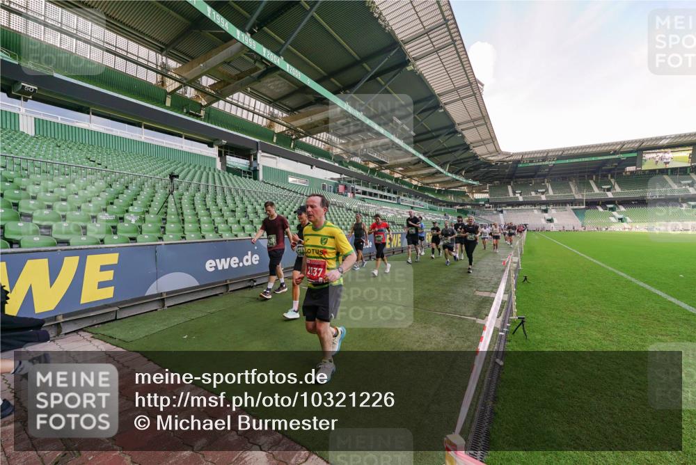 13.09.2026 - 21. swb-Marathon Bremen Michael Burmester http://msf.ph/oto/10321226 13.09.2026 13:21:14 Laufen im Stadion 128, 258, 351, 423, 441, 464, 601, 620, 704, 782, 851, 1060, 1066, 1094, 1129, 1158, 1177, 1316, 1344, 1409, 1417, 1439, 1446, 1518, 1676, 1697, 1729, 1756, 1808, 1815, 1846, 2010, 2028, 2064, 2139, 2201, 2258, 2278, 2349, 2394, 2395, 2414, 2417, 2437, 2501, 2519, 2533, 2551, 2588, 2652, 2694, 2695, 2736, 2756, 2793, 2828, 2886, 2954, 2964, 2995, 3004, 3010, 3017, 3018, 3022, 3034, 3035, 3036, 3037, 3059, 3070, 3074, 3102, 3139, 3144, 3225, 3264, 3310 meine-sportfotos.de