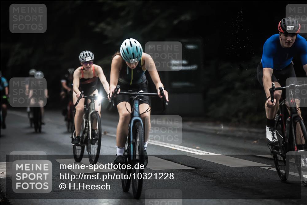 13.09.2026 - Stadtparktriathlon H.Heesch http://msf.ph/oto/10321228 13.09.2026 13:06:16 Radfahren 1083, 1129, 1210, 1322, 1323, 1339, 1343, 1369, 1385, 1401 meine-sportfotos.de