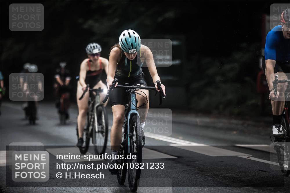 13.09.2026 - Stadtparktriathlon H.Heesch http://msf.ph/oto/10321233 13.09.2026 13:06:16 Radfahren 1083, 1129, 1210, 1322, 1323, 1339, 1343, 1369, 1385, 1401 meine-sportfotos.de