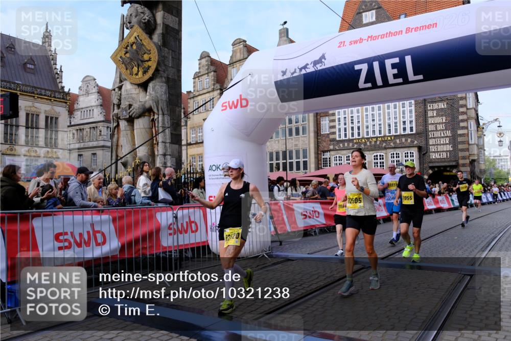 13.09.2026 - 21. swb-Marathon Bremen Tim E. http://msf.ph/oto/10321238 13.09.2026 10:58:52 Ziel 10878, 10879, 11004, 11030, 11152, 11189, 11384, 11455, 11488, 11686, 11743, 11953, 11955, 12180, 12237, 12320, 12499, 12505, 12518 meine-sportfotos.de