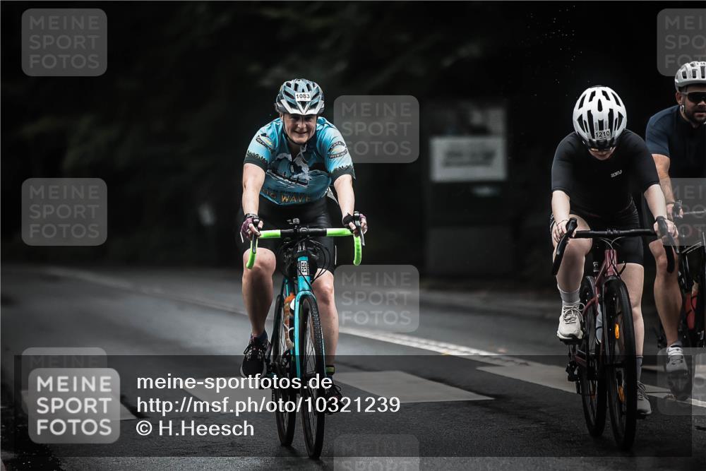 13.09.2026 - Stadtparktriathlon H.Heesch http://msf.ph/oto/10321239 13.09.2026 13:06:20 Radfahren 1083, 1129, 1210, 1339, 1343, 1369, 1385, 1401 meine-sportfotos.de