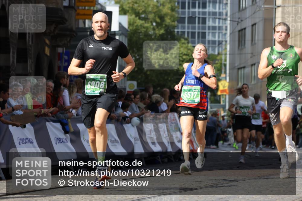 13.09.2026 - 21. swb-Marathon Bremen Strokosch-Dieckow http://msf.ph/oto/10321249 13.09.2026 13:08:50 Ziel 339, 678, 715, 1335, 1696, 4082, 4888, 5424, 7064, 8655, 9084, 9582, 1925, 2287, 3330, 4384, 5517, 5636, 5696, 6906, 7262, 8120, 9906, 9911 meine-sportfotos.de