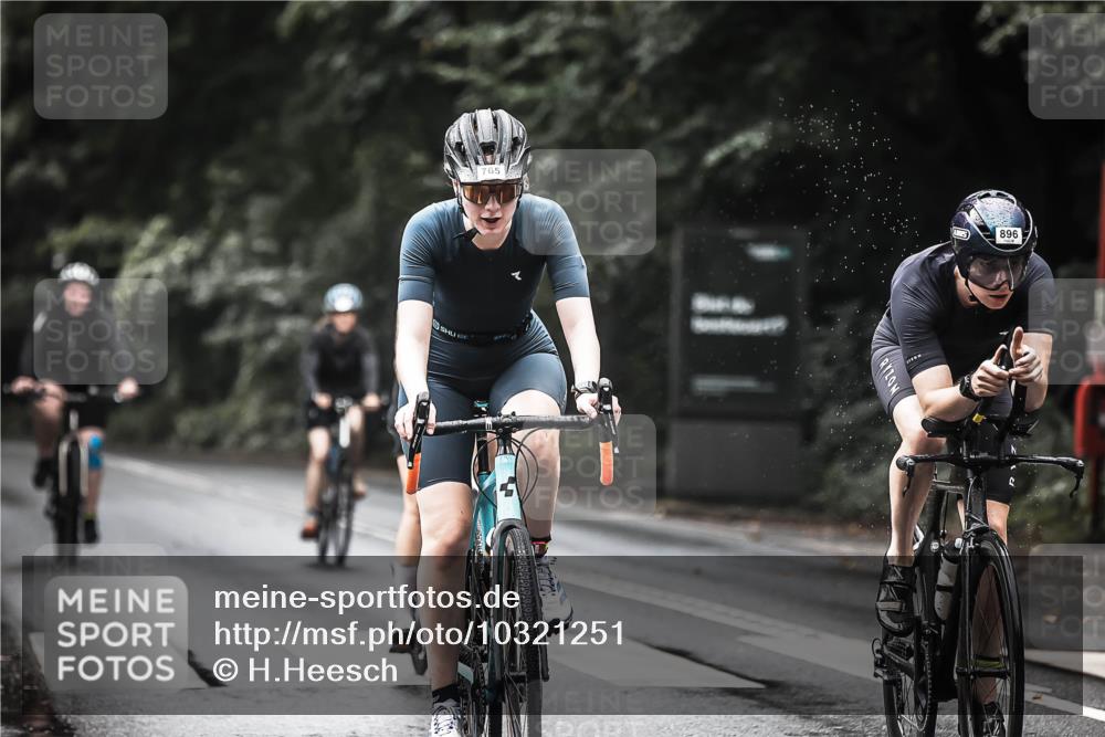 13.09.2026 - Stadtparktriathlon H.Heesch http://msf.ph/oto/10321251 13.09.2026 11:57:59 Radfahren 712, 761, 765, 794, 896, 1009 meine-sportfotos.de